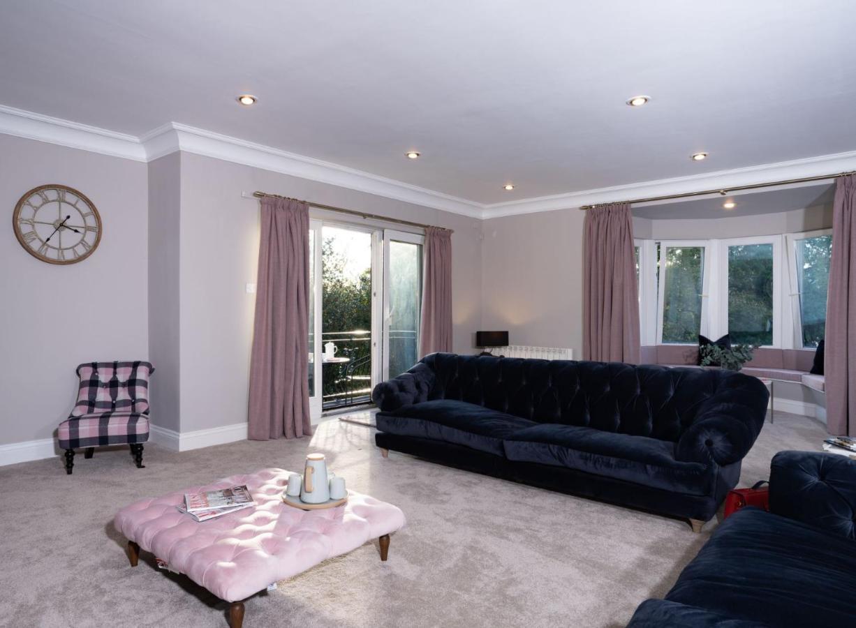 Brand New - Contemporary - 2 Bedroom - 2 Bathroom - Spacious Apartment - Lake Views 앰블사이드 외부 사진